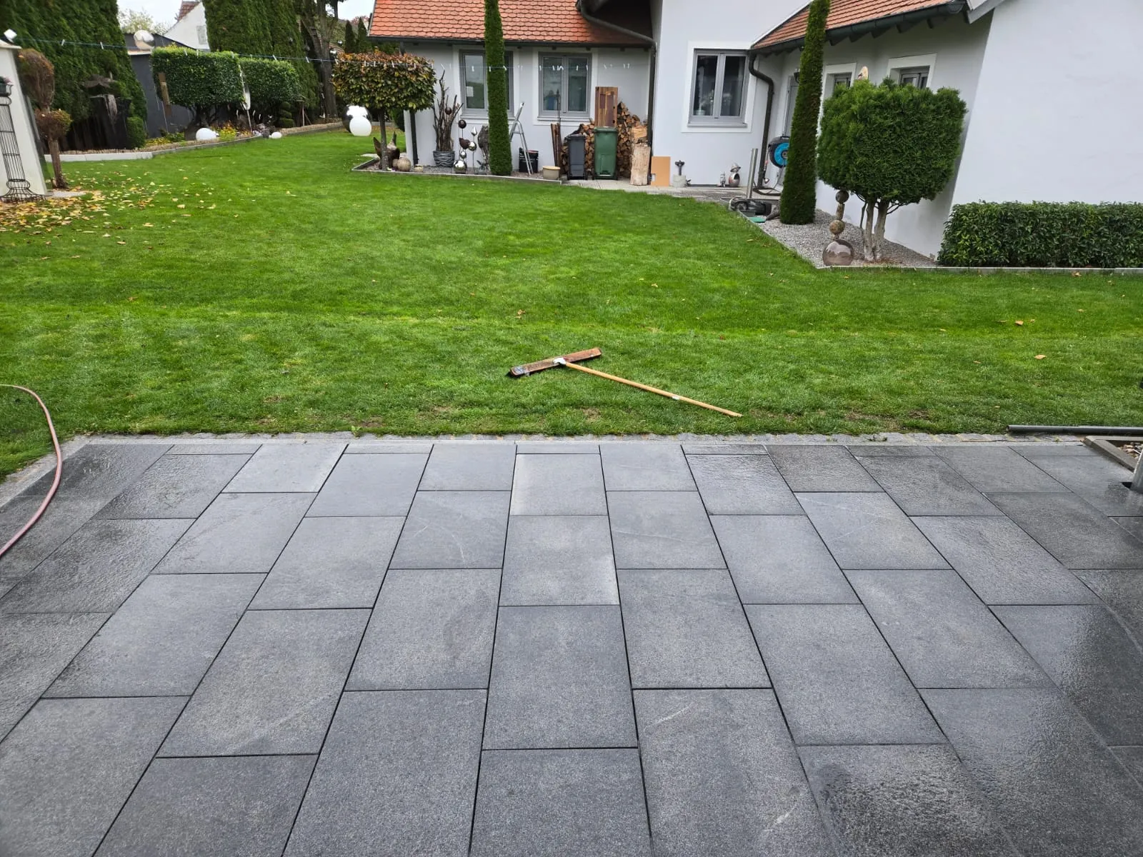 Natursteinterrasse – DE Gartengestaltung Projekt 03