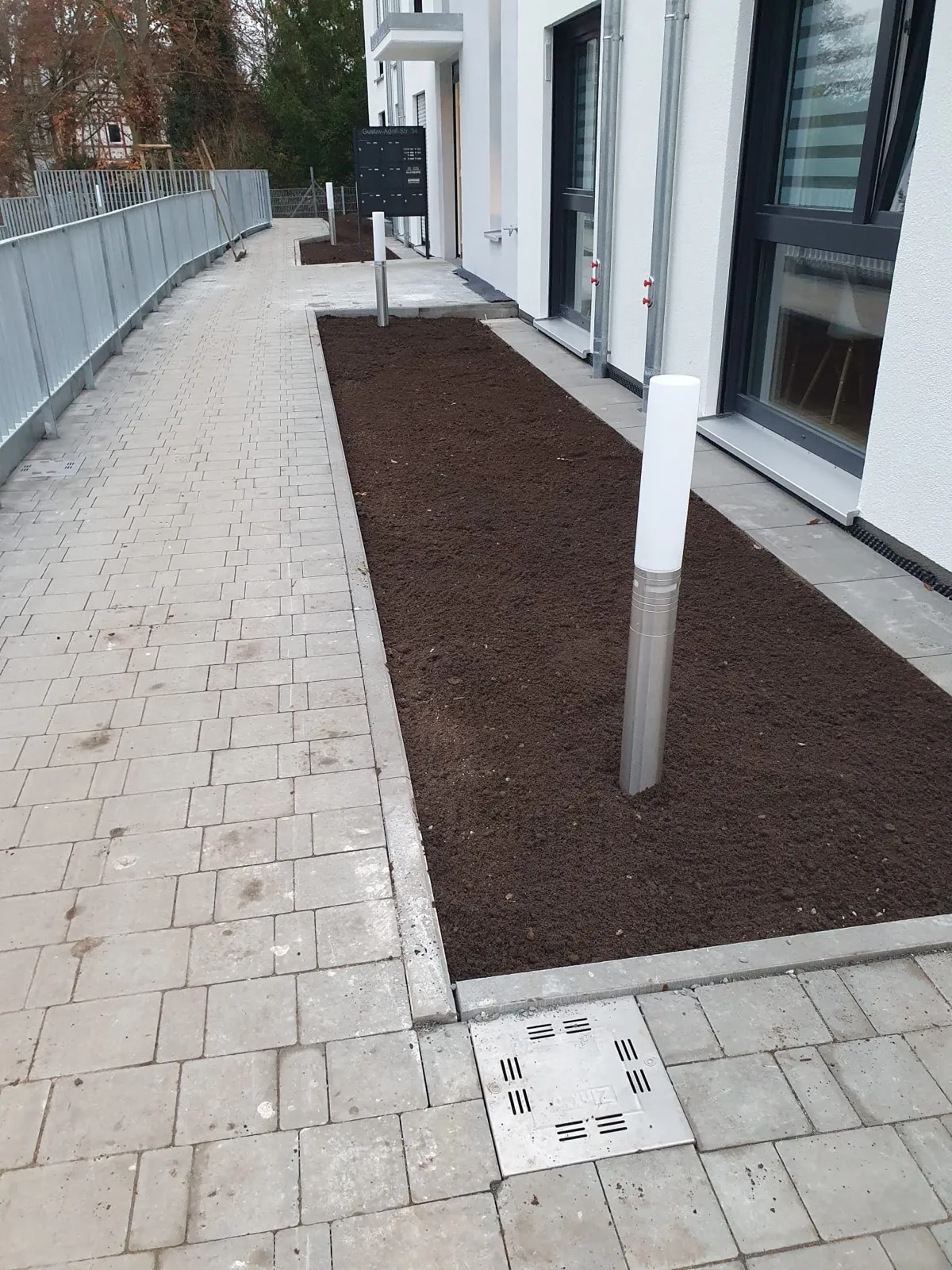 Einfahrt & Hofpflaster – DE Gartengestaltung Projekt 25